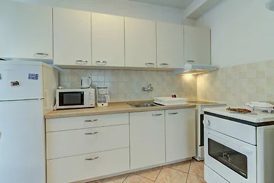 Apartment in Senj Lika-Karlovac mit Terrasse