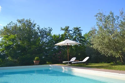 Caratteristico cottage con piscina privata