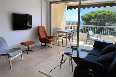 Cannes-Apartment mit Meerblick und Pool