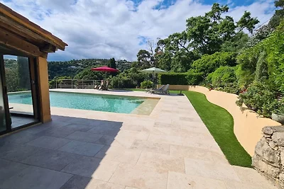 Villa in Les Issambres mit Schwimmbecken