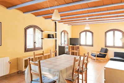 Appartement in La Garrotxa met Zwembad
