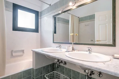 Villa premium con vista sulla costa arcadica