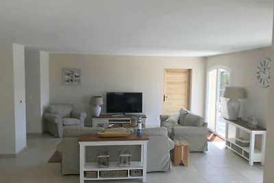 Villa a Le Plan-de-la-Tour con piscina