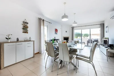 Appartement in Burgau met zwembad en balkon