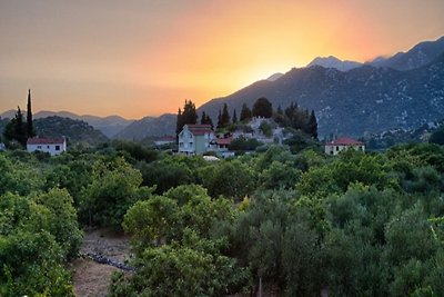 Accogliente villa a Ploče con piscina in...