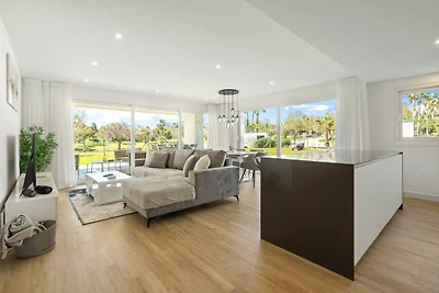 Chic 3-Bed Apartment ALCAZABA LAGOON (2107)