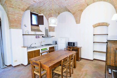 Apartment in Mantignana mit Gemeinschaftspool