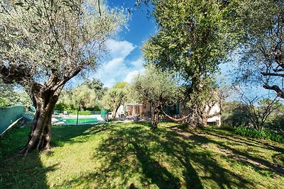 Geräumige Villa mit Garten in der Nähe von...