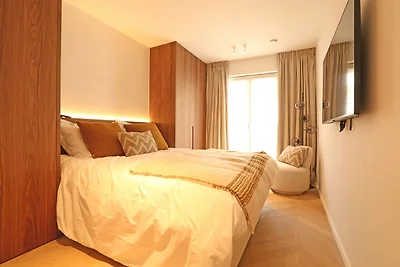 Schöne Wohnung mit seitlichem Meerblick