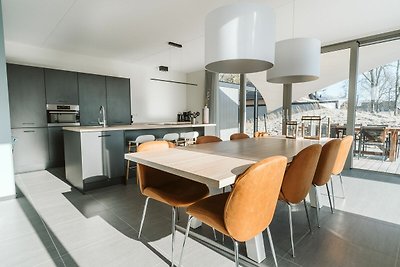 Luxuriöses Haus mit einem schönen Außenbereic...