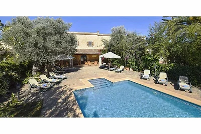 Ferienhaus mit Pool in der Nähe von Búger