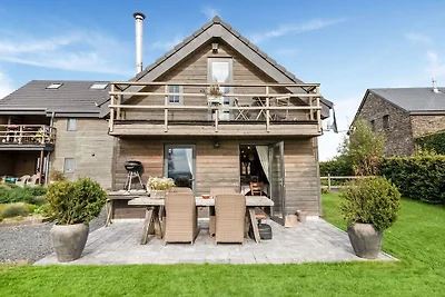 Schönes Ferienhaus in Houffalize mit Terrasse