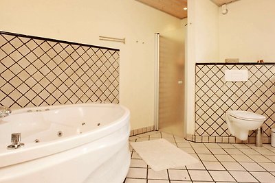 Überdachtes Ferienhaus mit Terrasse in...
