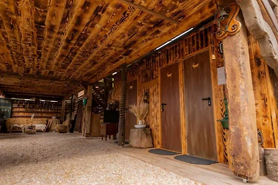 Rustic Refuge Glamping with Hot-Tub and Sauna...