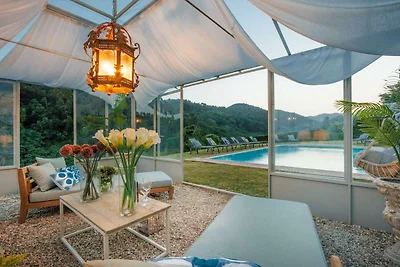 Villa di lusso con 10 camere da letto a Lucca