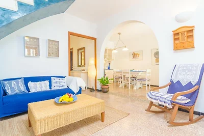 Penya - Haus In S'illot-cala Morlanda.