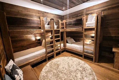 Chalet in Les Gets mit Pisten- und Seeblick