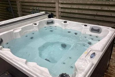 Küstenhütte mit Whirlpool