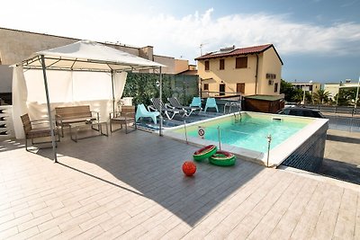 Apartment in Villa mit Swimmingpool