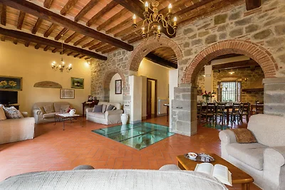 Bellissima villa con piscina a Cortona