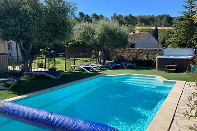 Pittoresca villa con piscina