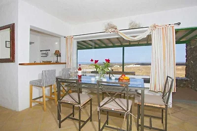 Finca in Yaiza mit Schwimmbecken