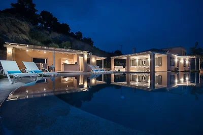 Villa auf dem Peloponnes mit Pool