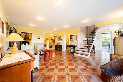 Secluded Escape Hilltop Villa with Hot-Tub - ...