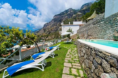 Villa in Praiano mit Pool und Meerblick