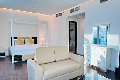 Grande Suite | Luxe | Sheikh Zayed Rd