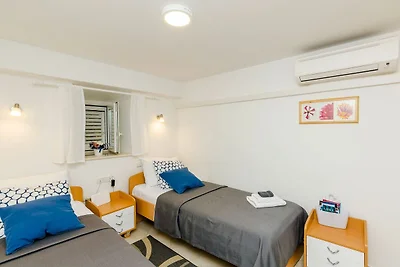 Apartment Domix - Two Bedroom Apartment