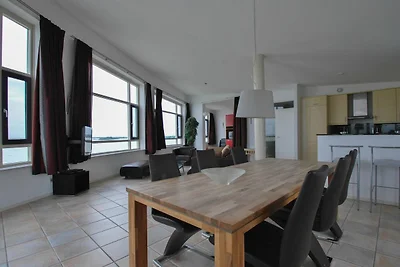 Apartment mit Seeblick und zwei Balkonen