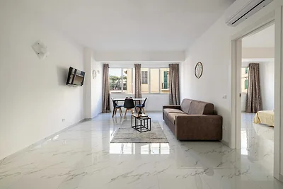 Zentrale 1BDR/4P-Wohnung in Ventimiglia