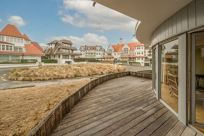 Wohnung in einer Villa mit Terrasse