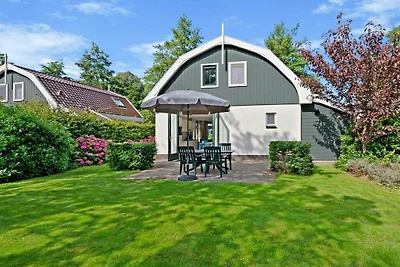 Ferienhaus in Schoorl mit Terrasse