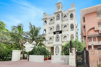 The Urban Nest con Rooftop Lounge Jaipur