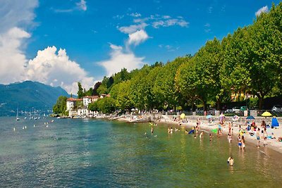 Romantico appartamento a Luino con piscina...