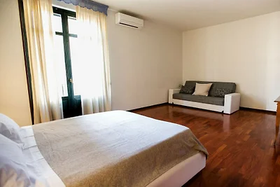 Wohnung in Catania mit Balkon und Parken
