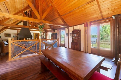 Malerisches Ferienhaus in Ferce nahe Lake...