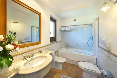 Elegante appartamento in Resort con piscina t...