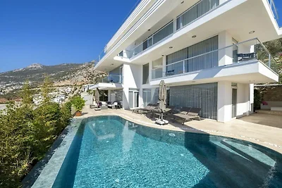 Villa a Kalkan con piscina