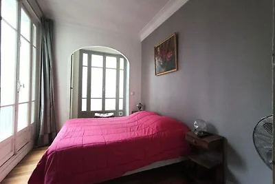 Appartement in Parijs in rustige jaren...