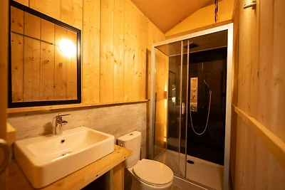 Schönes Safarizelt mit Badezimmer im...