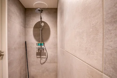 Moderne, luxuriöse und nachhaltige Naturvilla