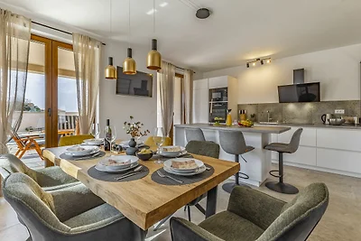 Familienvilla mit Pool, Wellness