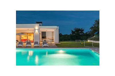 Villa in Svetvincenat mit Schwimmbecken