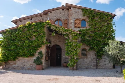 Schöne Villa in San Giovanni del Pantano mit...