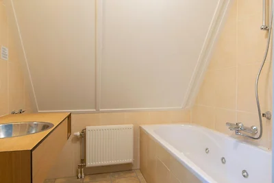 Casa ristrutturata con tre bagni, Breda a 10...
