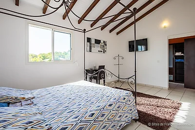 Luxusvilla in Paradise Bay mit Meerblick