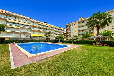 Appartement in Fenals bij Strand &...